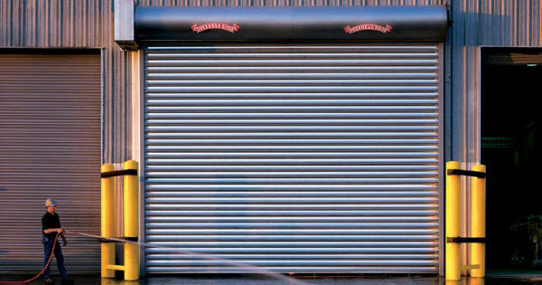 What You Should Know About Warehouse Loading Docks and Doors